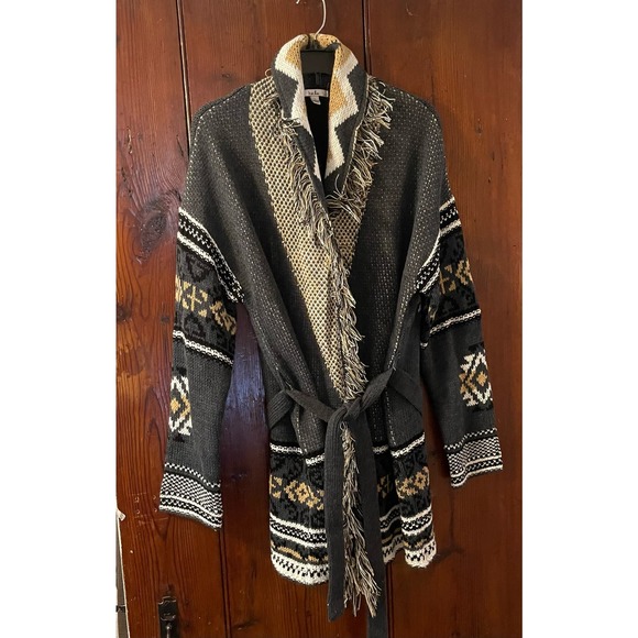 Isela Sweater Aztec Tribal or Southwestern Style. Large - Picture 1 of 4